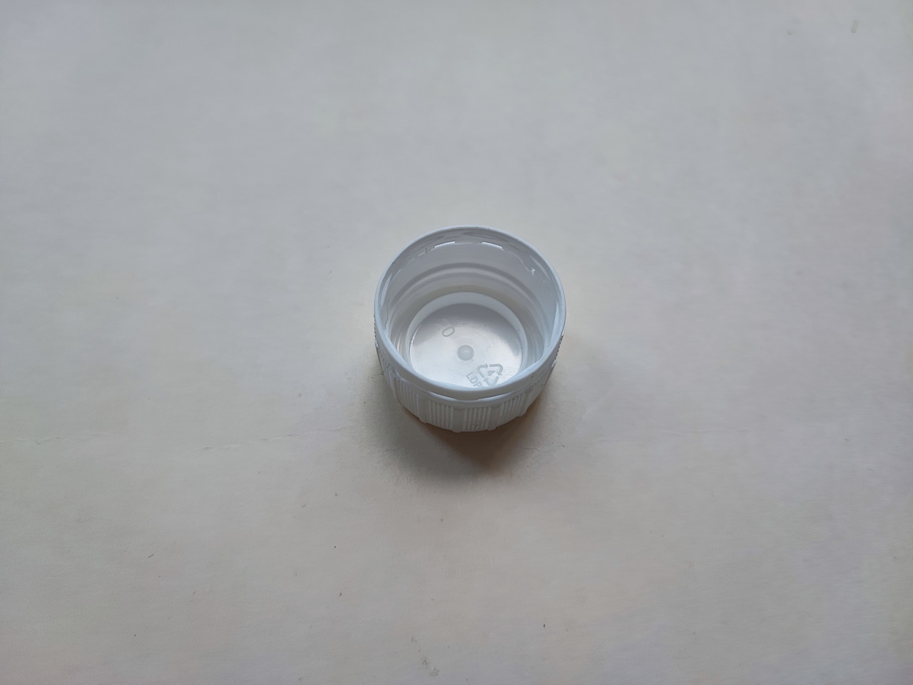 28/410 Кришка біла ПЕТ з кільцем першого відкриття гвинтова, ковпачок, закрутка біла на флакони від 100 до 1000 мл