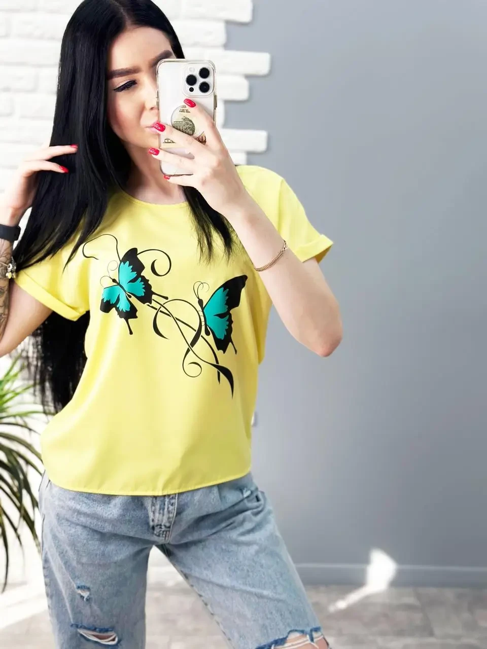 Якісна літня футболка жовтого кольору з малюнком