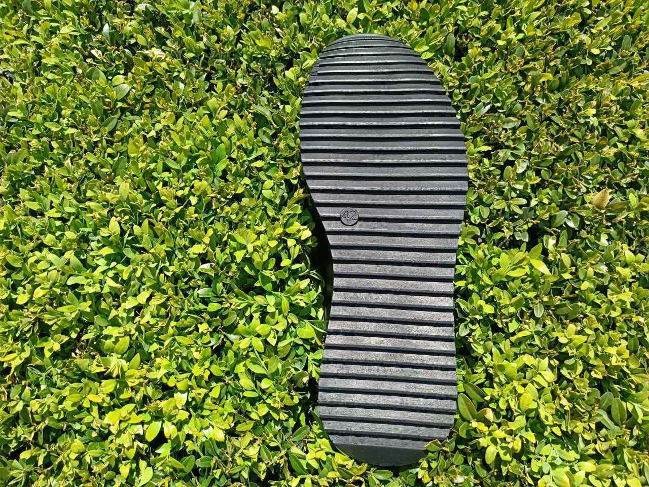 Кроссовки мужские 44 размер кожаные с перфорацией черные с шнурками кроссовки летние в дырочку - фото 10 - id-p1854616770