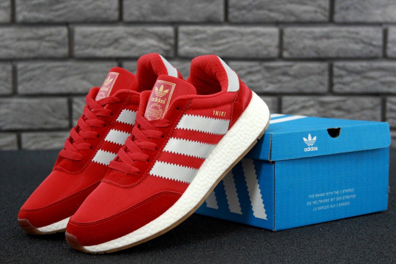Лук с adidas Iniki
