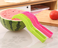 Пластиковый нож для чистки и резки арбуза
