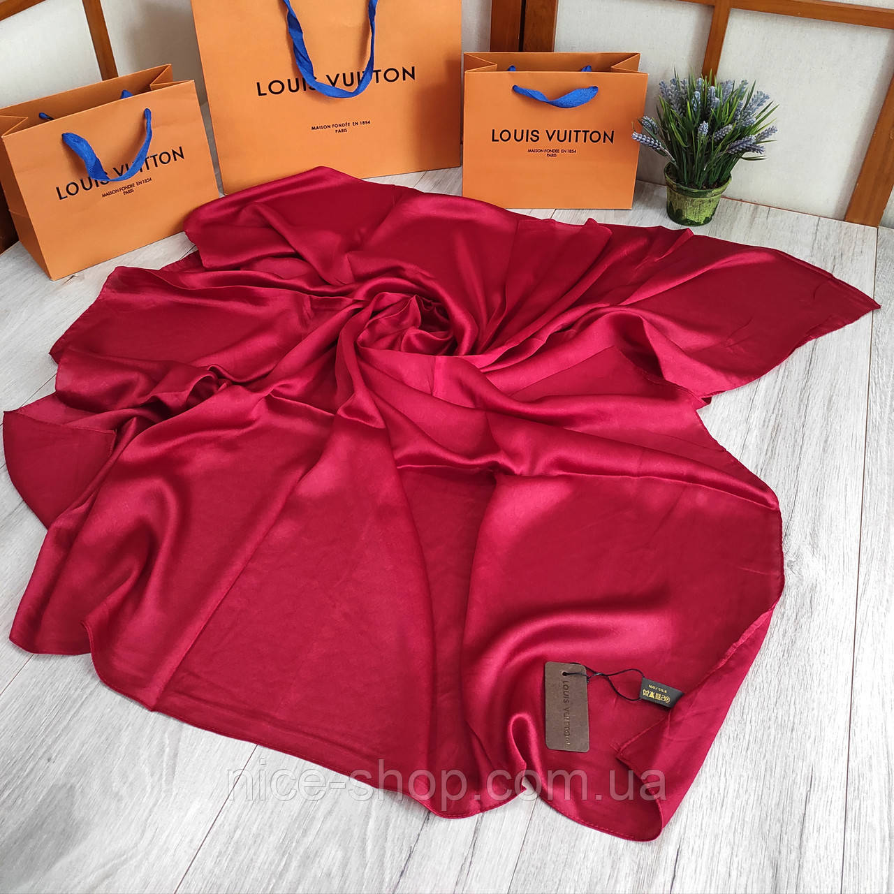 Хустка Louis Vuitton шовкова 110/110 см