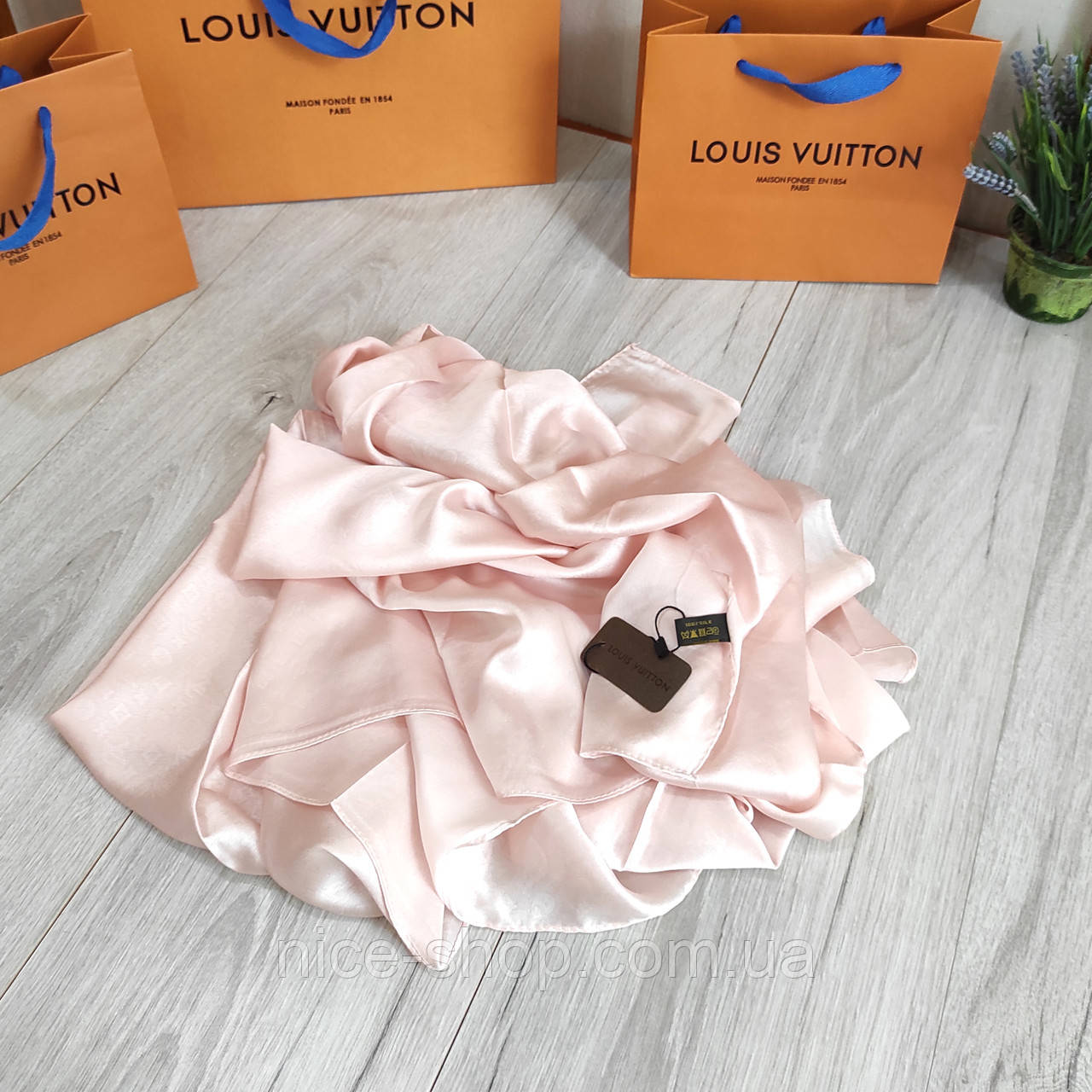 Хустка Louis Vuitton шовкова 110/110 см
