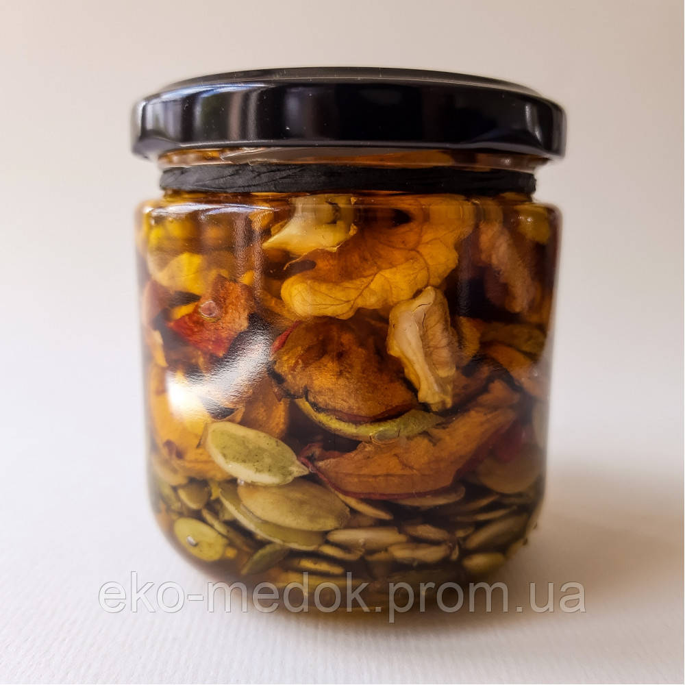 Купить Мед с орехами, сухофруктами и семечками: семечки тыквы, яблоко ...