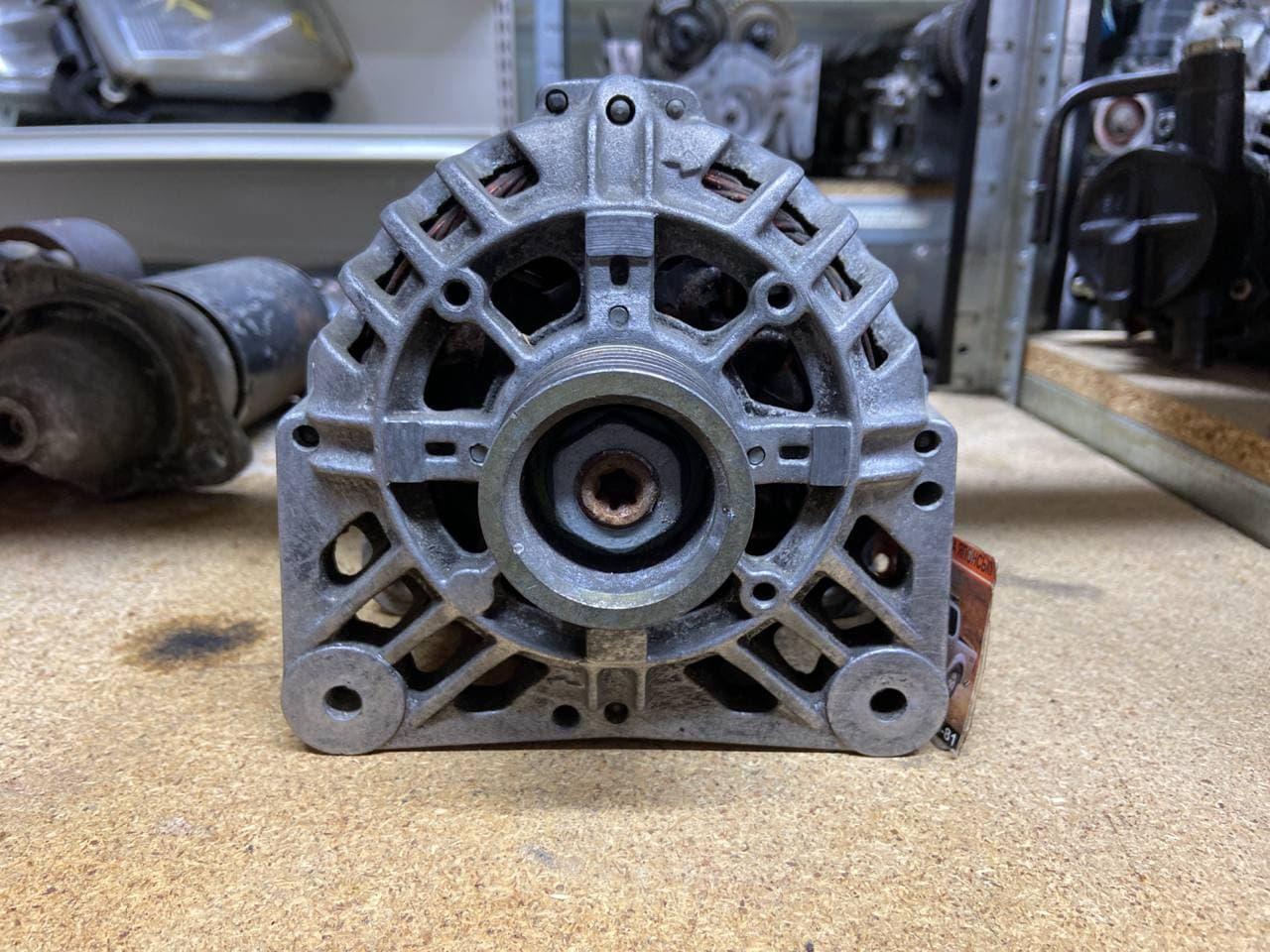 Генератор Renault Trafic 2.0 бензин 100A 8200153710 Valeo, фото 1