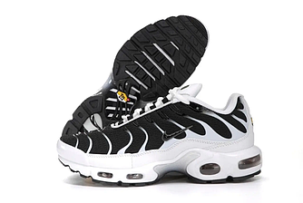 Чоловічі кросівки Nike Air Max Plus TN Black White Взуття Найк Аір ТН Плюс чорно білі повсякденні весна літо