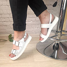 Білі жіночі шкіряні босоніжки зручні літнє взуття 2023 жіноче якісні, фото 2