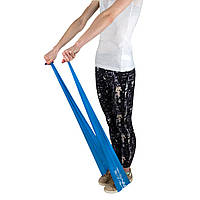 Лента-эспандер для спорта и реабилитации flat stretch band level 1 blue 1-2,5 кг