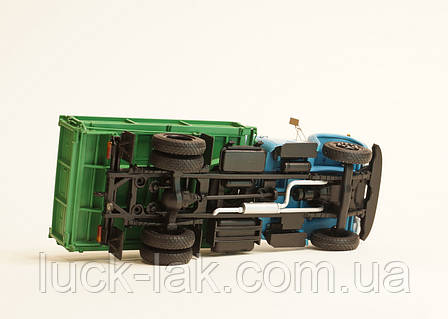 Масштабна модель сільськогосподарського автопоїзду ЗІЛ-ММЗ