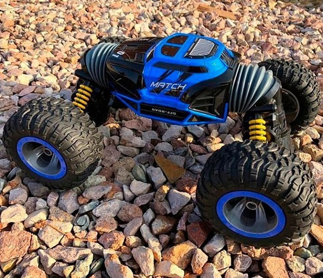 Машина перевертиш на радіокеруванні