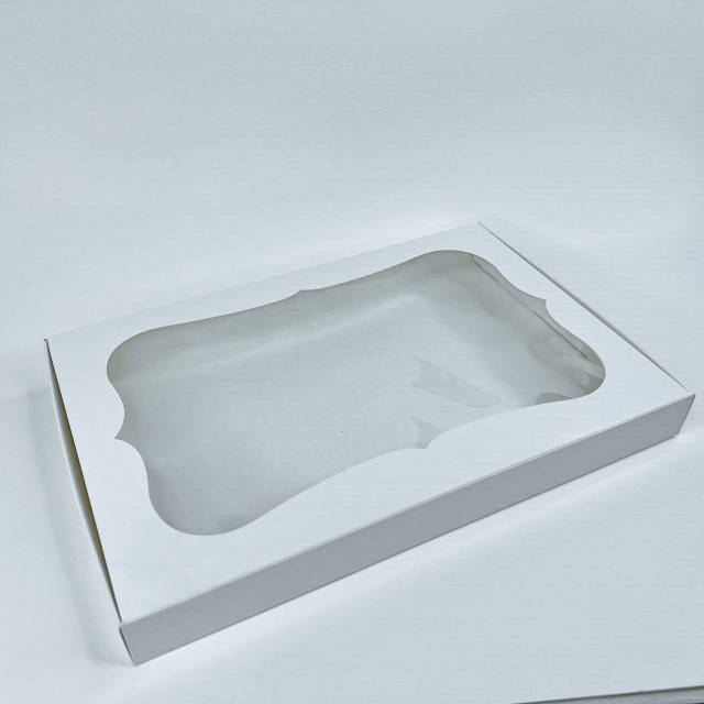 150 шт* / ·· ОПТ - Ящик / Коробка / 300х200х30 мм / Белая / окно