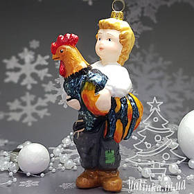 Скляна ялинкова іграшка хлопчик з півнем  Komozja Family