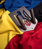 Набір у формі герба для встановлення двох прапорів, навершя на прапор і тримач, сірий