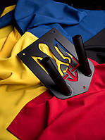 Тримач фасадний для двох прапорів у формі герба вуличний із сталі, чорний