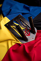 Тримач фасадний у формі герба для двох прапорів вуличний із сталі, чорний патина