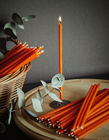 Оранжеві / помарачеві тонкі свічки 20 см