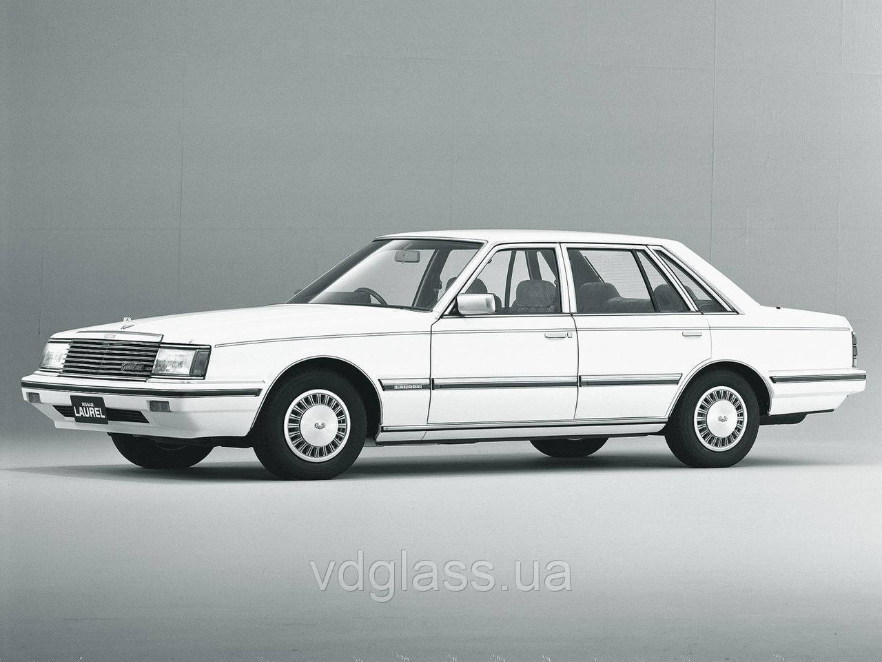 Лобове скло Nissan Laurel (1982-1988), триплекс