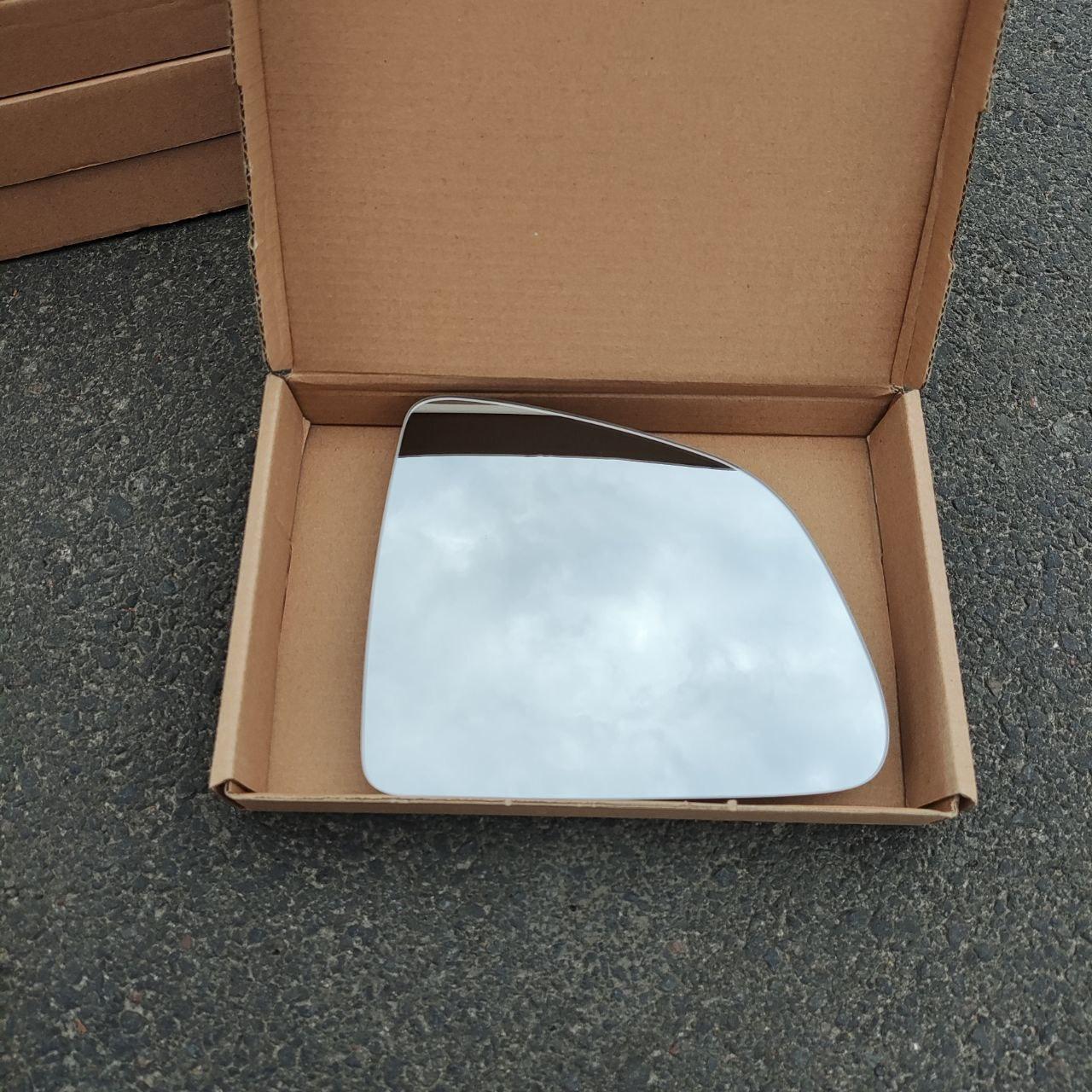 Tesla Model Y (Тесла Модел Y) 2017- скло дзеркала (вкладиш, дзеркальний елемент) правий, фото 1