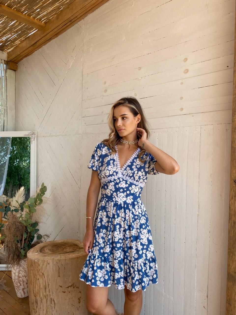 Ніжна жіноча приталена міні сукня Рута з мусліну з мереживом і воланами в квітковий принт Smf8309