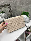 Стильна маленька сумка жіноча клатч на ланцюжку кремова сумочка через плече під бренд гесс, фото 8