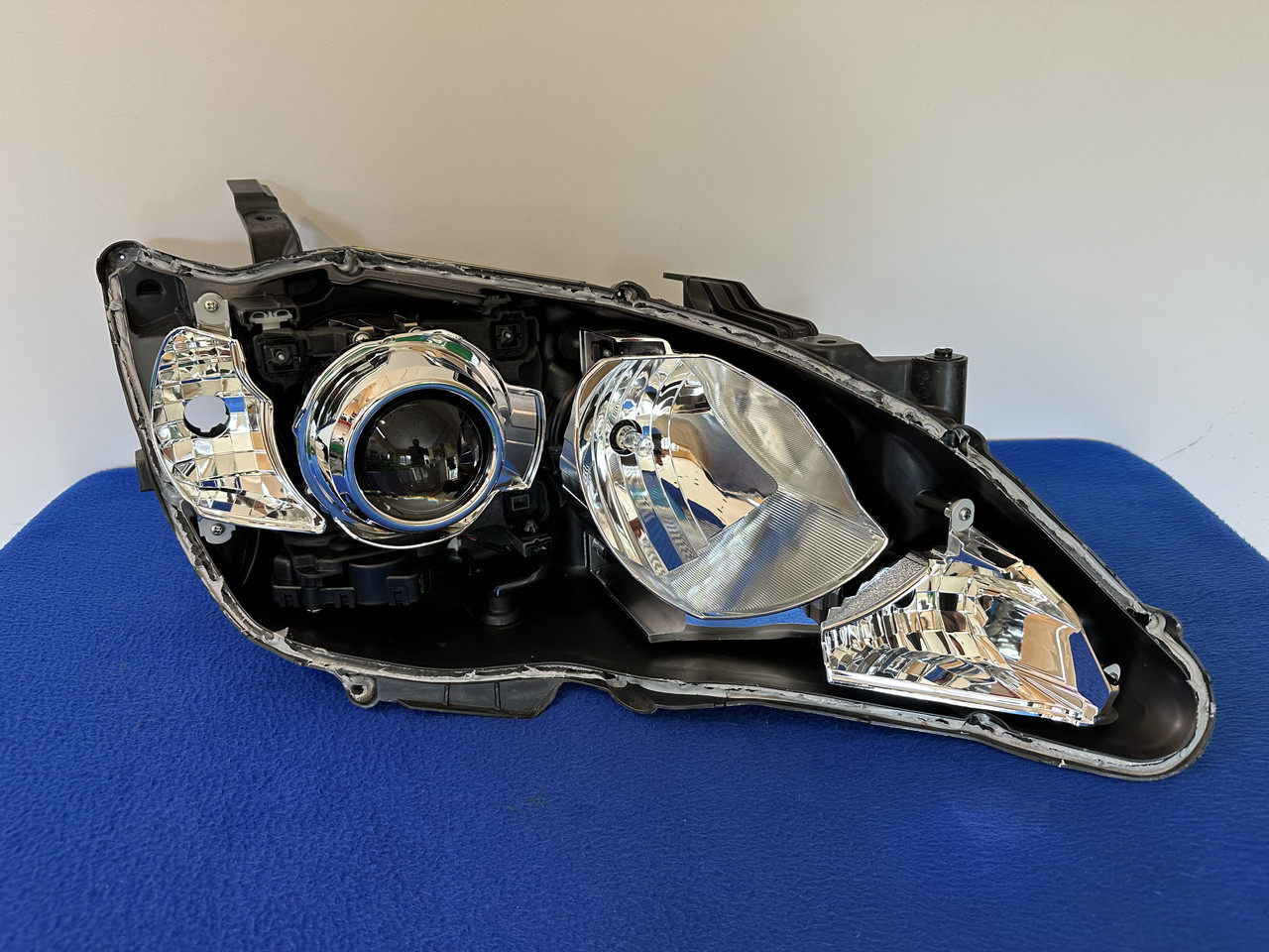 Встановлення Bi_ Led лінз у ксенонові AFS фари Toyota Camry 50, фото 1