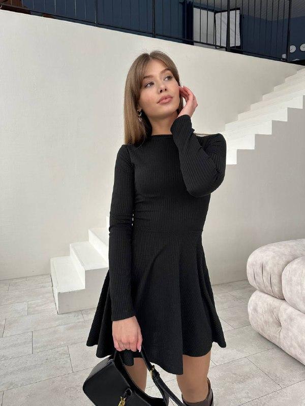 Жіноча стильна сукня однотонна з довгим рукавом (Розміри 42/44/46), Чорна