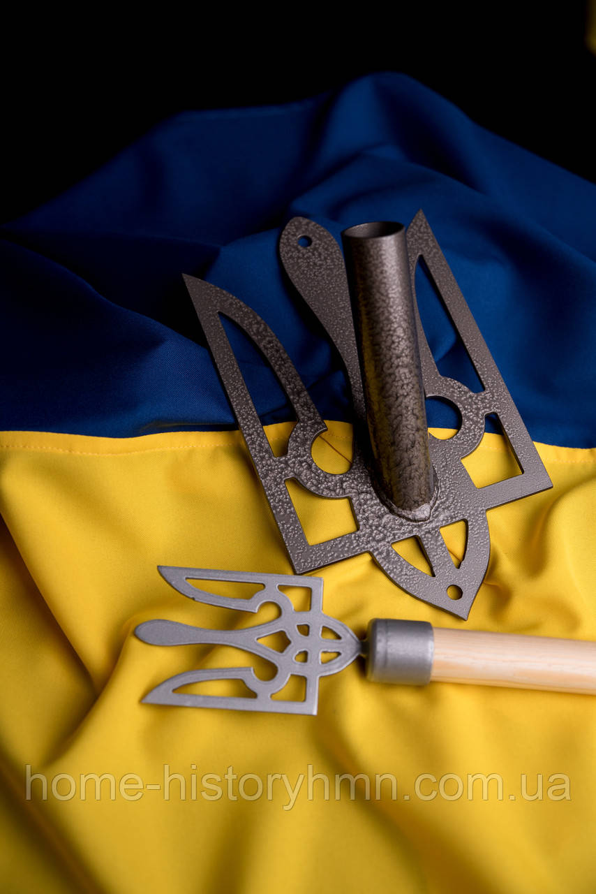 Набір для встановлення прапора у формі герба, тримач і навершя на прапор
