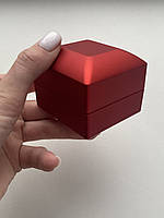 Коробочка для кольца с подсветкой Marry Me - Футляр шкатулка квадратной формы для предложения или свадьбы Красный