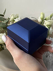 Коробочка для каблучки з підсвічуванням Marry Me - Футляр скринька квадратноЇ форми для пропозиції або весілля Темно-синій