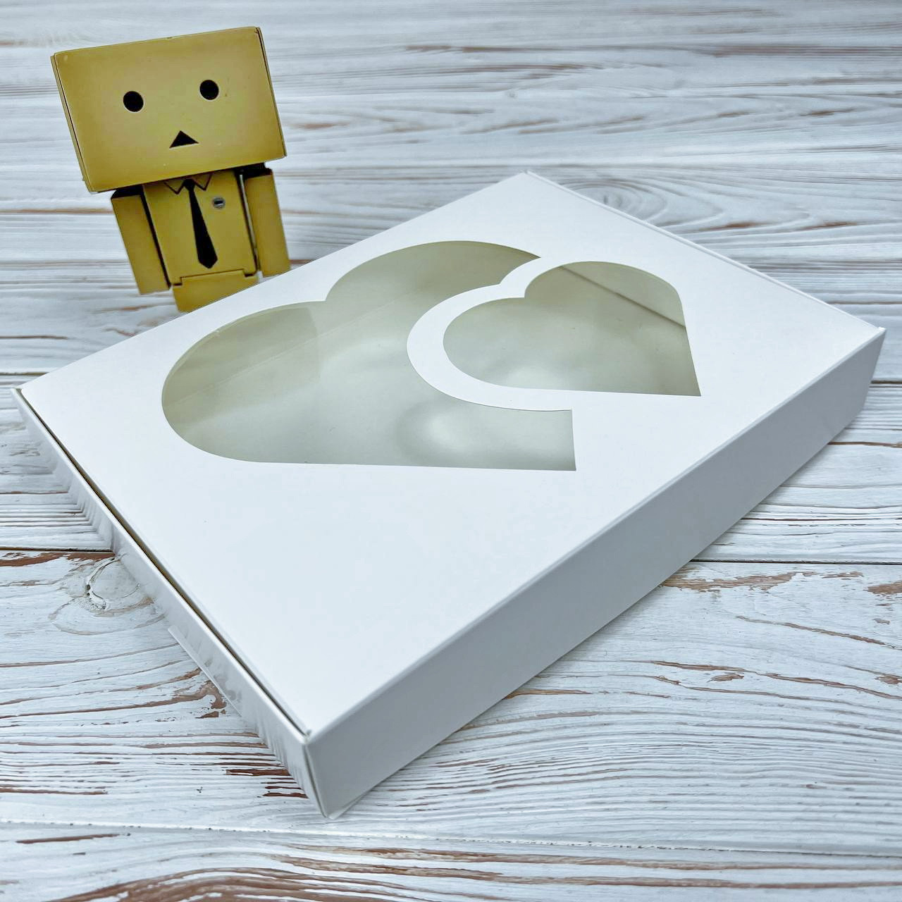 *10 шт* / Коробка / 150х200х30 мм / Біла / вікно-2 Серця