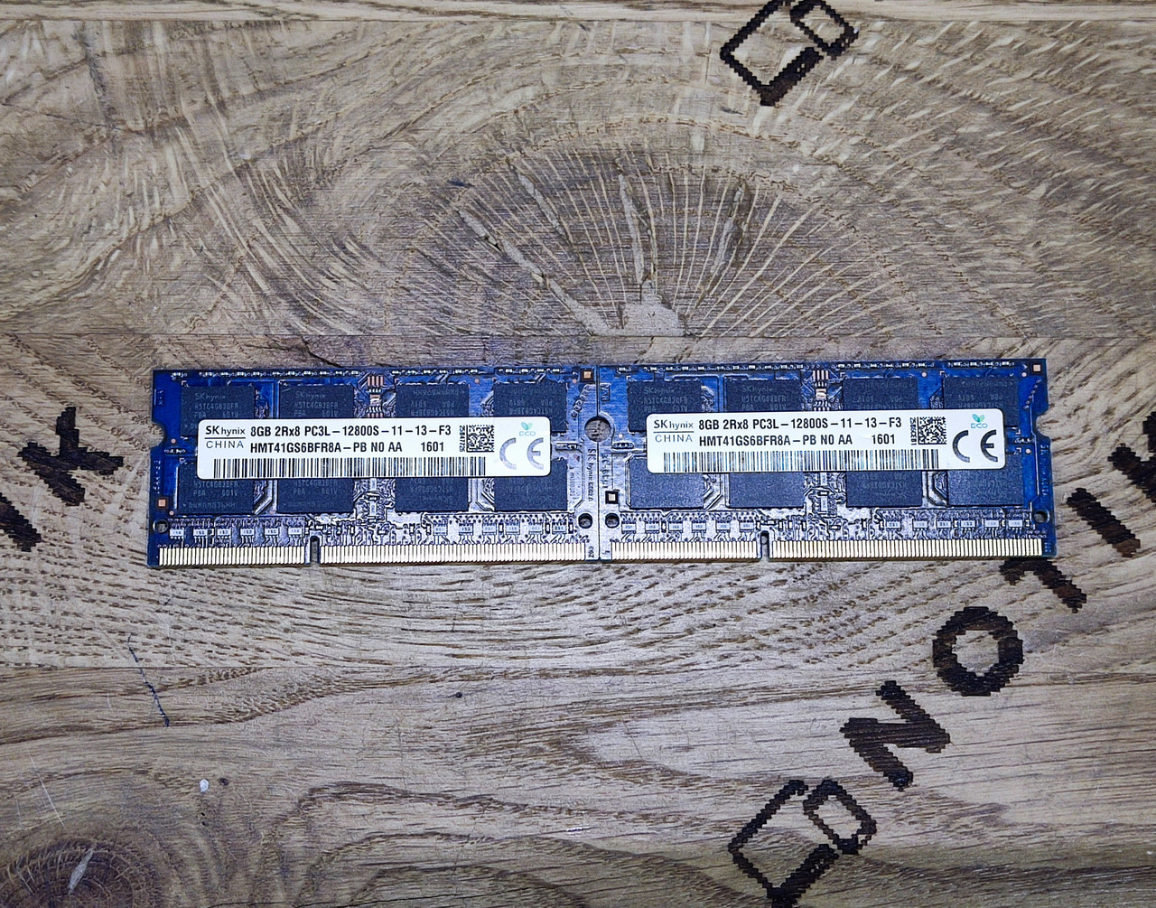 Оперативна пам'ять для ноутбука DDR3L SK hynix 16GB (2x8GB) SO-DIMM 2Rx8 PC3L-12800S-11-13-F3 (HMT41GS6BFR8A-PB) Вживана