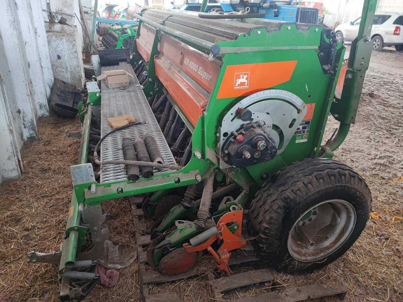 Навісна сівалка суцільного висіву Amazone D9-4000 Super