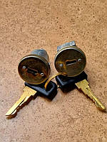 Замки бардачков на мотоциклы марки ИЖ с ключами(комплект 2 штуки)