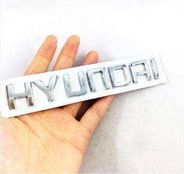 Шильдик емблема напис на багажник HYUNDAI Хюндай  колір хром