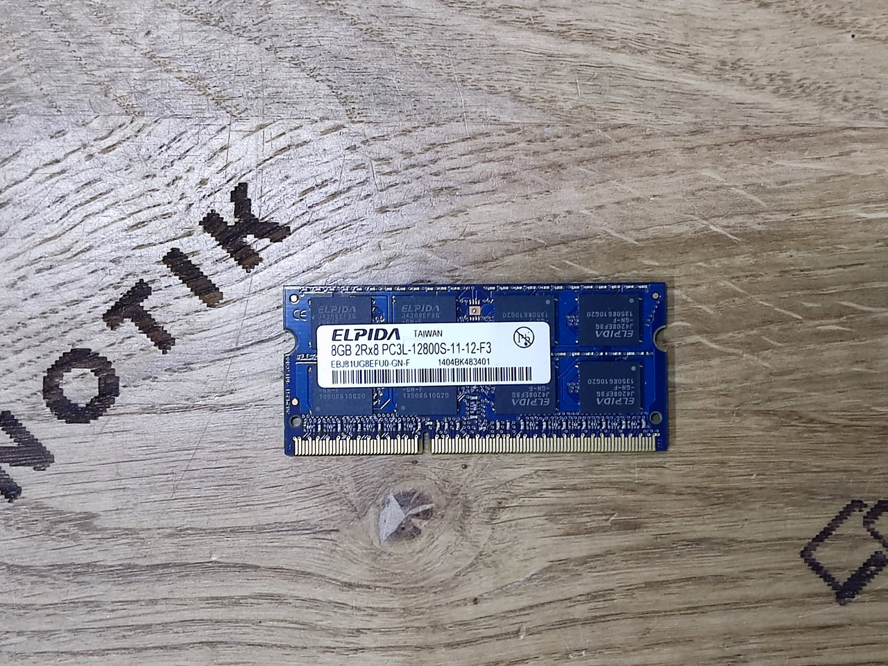 Оперативна пам'ять для ноутбука Elpida DDR3L 8GB 2Rx8 PC3L-12800S-11-12-F3 (EBJ81UG8EFU0-GN-F) Вживана