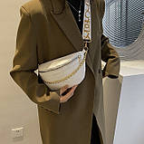 Жіноча класична сумка FASHION 9434 бананка крос-боді на ремінці через плече біла, фото 4