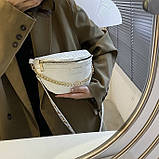 Жіноча класична сумка FASHION 9434 бананка крос-боді на ремінці через плече біла, фото 7