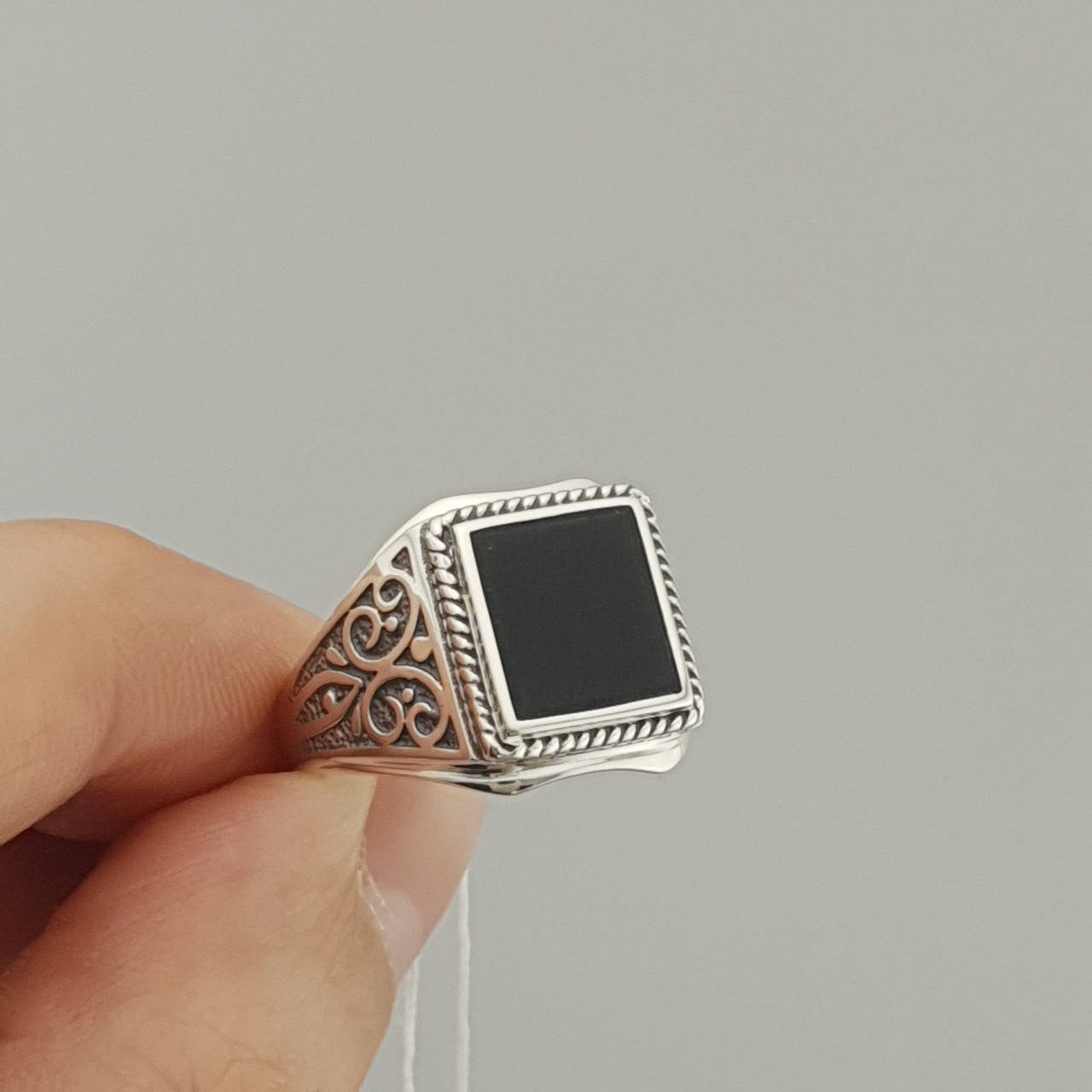 Шикарна чоловіча срібна печатка з оніксом з срібла 23,5 розмір, фото 1
