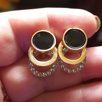 Клипсы серьги сережки (без прокола) золотистый металл пр-во Корея черный кружок и кружок-камни