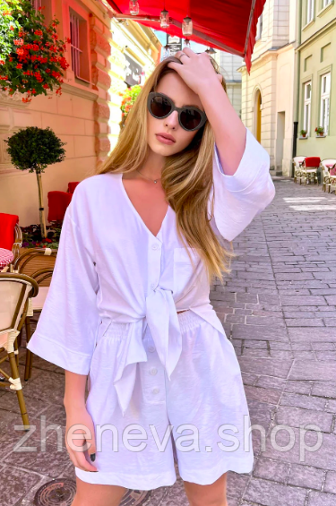 Костюм літній білий жіночий із шортами, на ґудзиках, фото 1