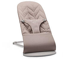 BabyBjorn - Крісло-шезлонг Bouncer Bliss Cotton Petal Quilt, Sand Gray (сіро-бежевий)