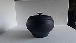 Чавунний горщик, пічний (чавунець, боняк), емальований, з кришкою. Обсяг -9,0 л