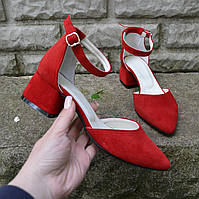 Замшевые босоножки на маленьком каблуке Красный
