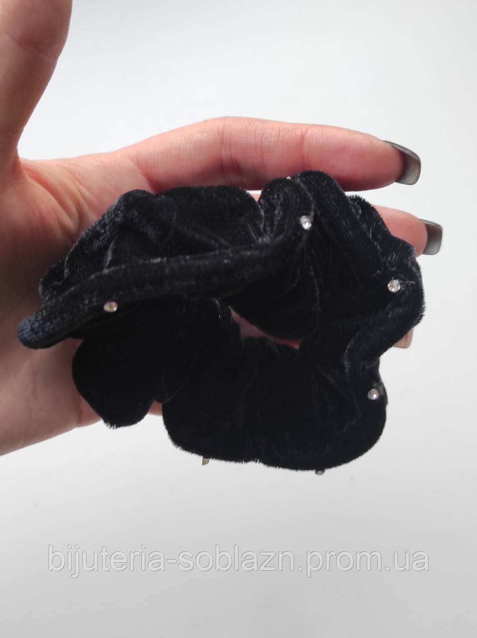 Резинка для волос бархатная велюровая черная широкая объемная крепкая, 10 см , черная со стразами - фото 2 - id-p253511777