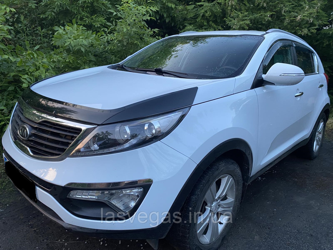 Дефлектор капоту (мухобійка) Kia Sportage 2010-2015 (Autoclover D542)