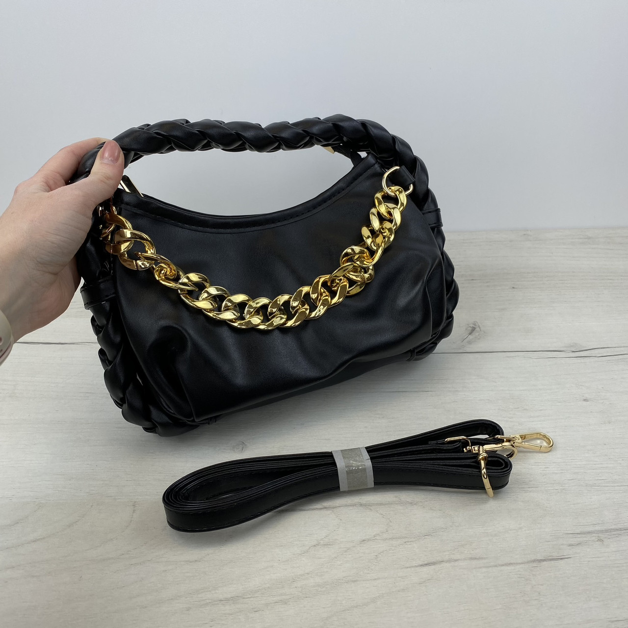 Овальна сумка багет з плетеною ручкою і ремінцем А21-1897 Чорна, фото 1