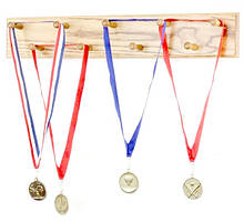 Полиця для медалей "Корони"