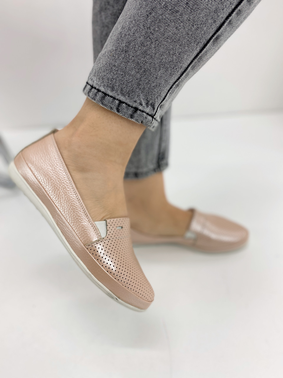 Жіночі шкіряні мокасини Aras Shoes 650-powder 37
