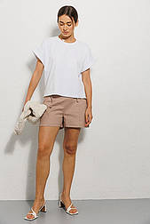 Жіночі короткі лляні шорти в бежевому кольорі