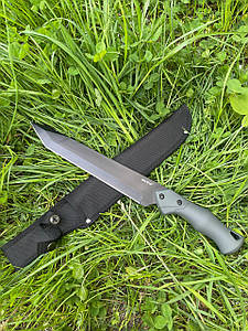 Потужний ніж мачете Горець 2, призначений для прокладання шляху крізь густий підлісок, чагарники або очерету